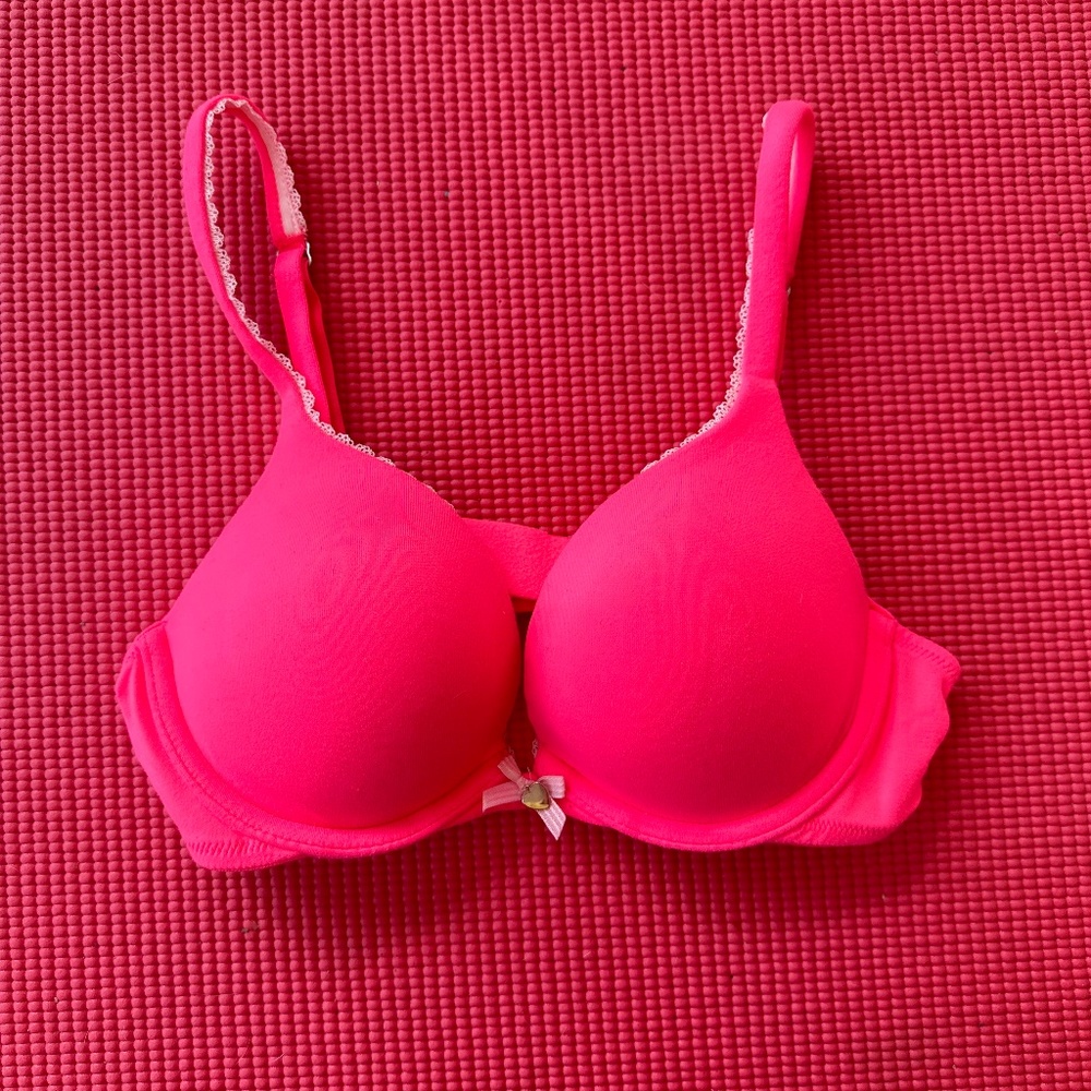 Victoria’s Secret Body By Victoria Push-up Bra 32B